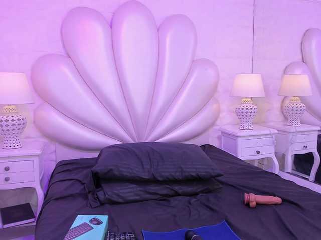 TaniaPierce live cam on BongaCams