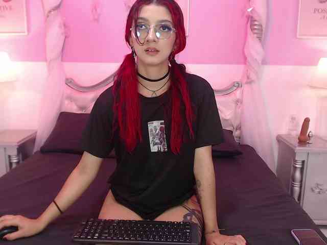 TaniaPierce webcam