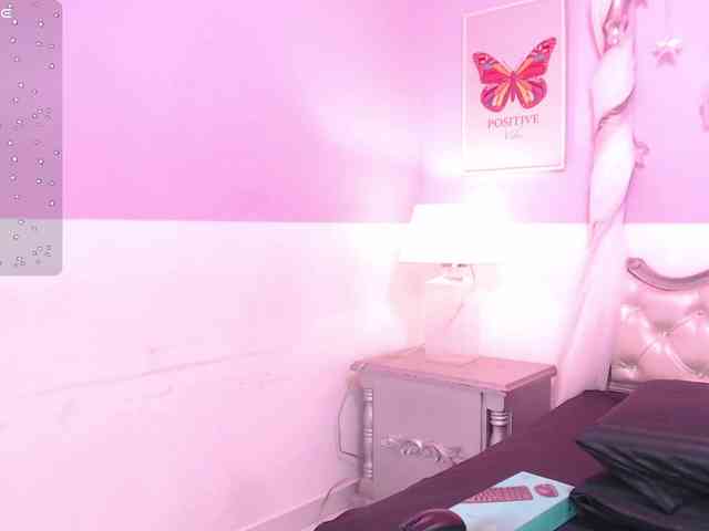 TaniaPierce webcam