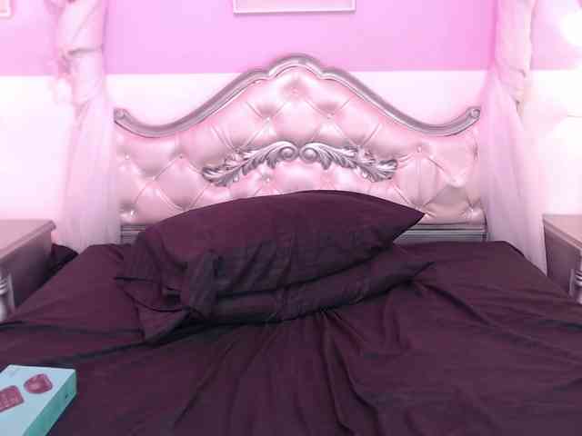 TaniaPierce webcam