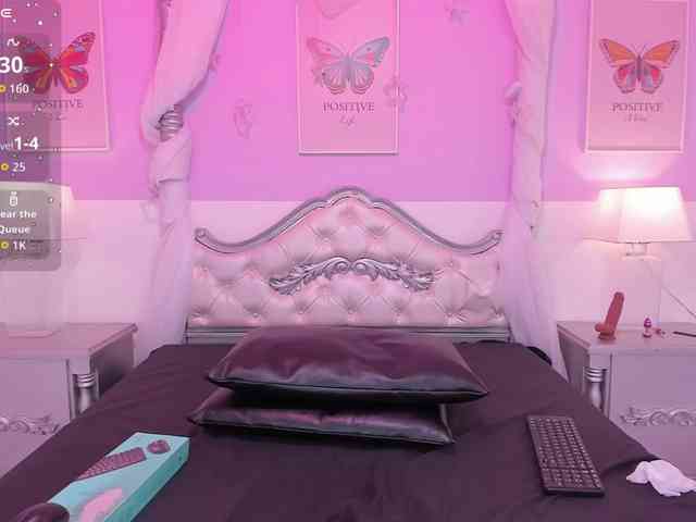 TaniaPierce webcam