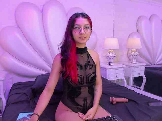 TaniaPierce webcam