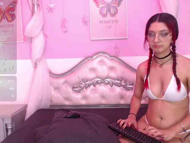 TaniaPierce webcam