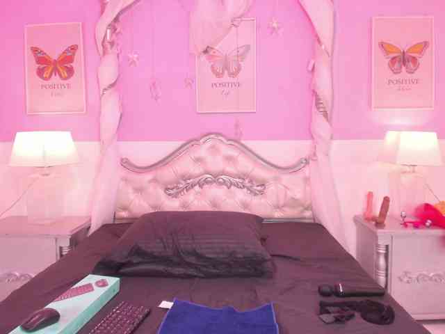 TaniaPierce webcam