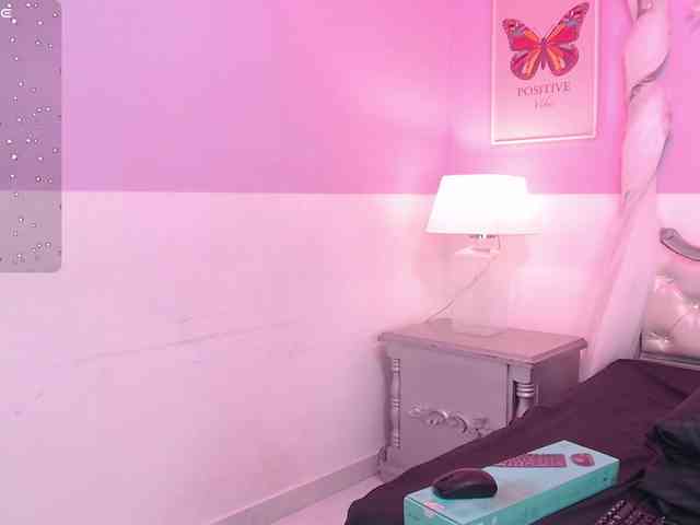 TaniaPierce webcam