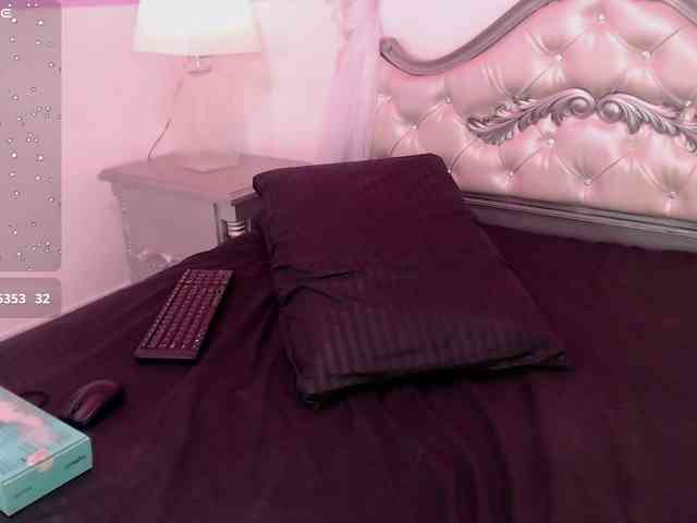 TaniaPierce webcam