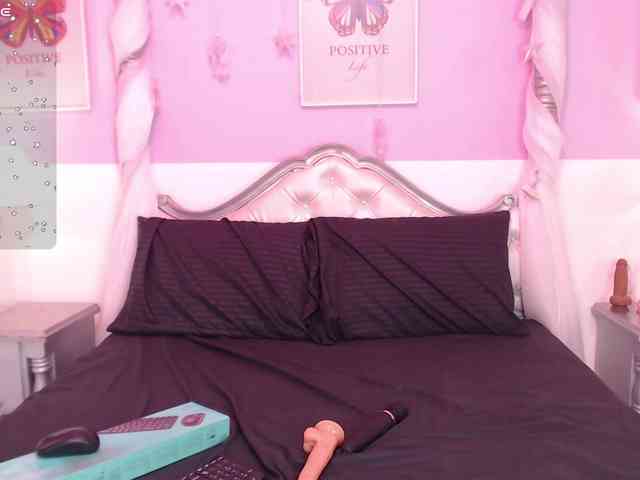 TaniaPierce webcam