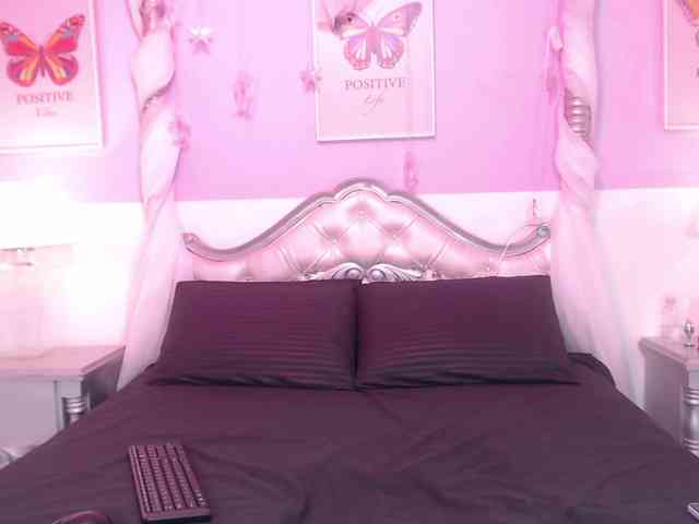 TaniaPierce webcam
