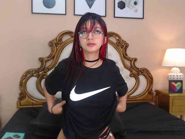 TaniaPierce webcam