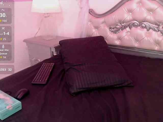 TaniaPierce webcam