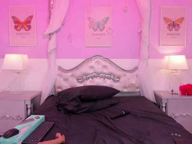 TaniaPierce webcam