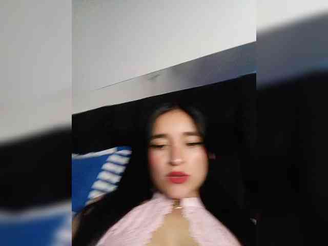 Amelie-04 webcam