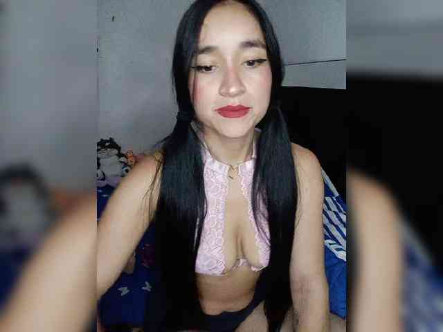 Amelie-04 webcam