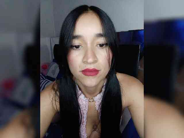 Amelie-04 webcam