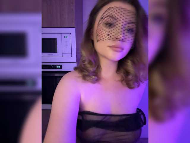 miavair live webcam show