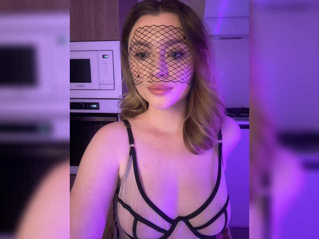 miavair live webcam show