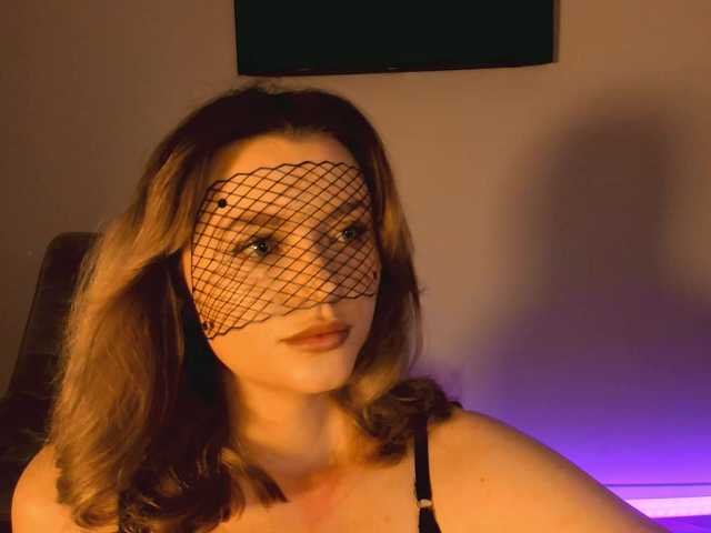 mianoir live sex show