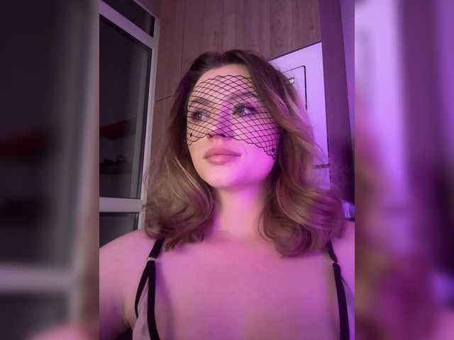 le modèle miavair est en webcam porno dans un show sur le site bongacams, il possède les tags suivants: White/Caucasian,Blonde,Shaved
