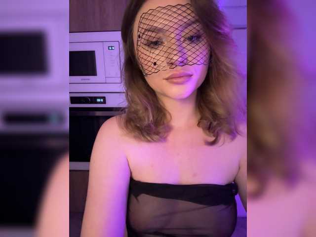 miavair live webcam show