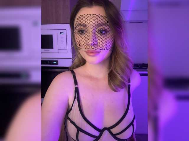 miavair live webcam show