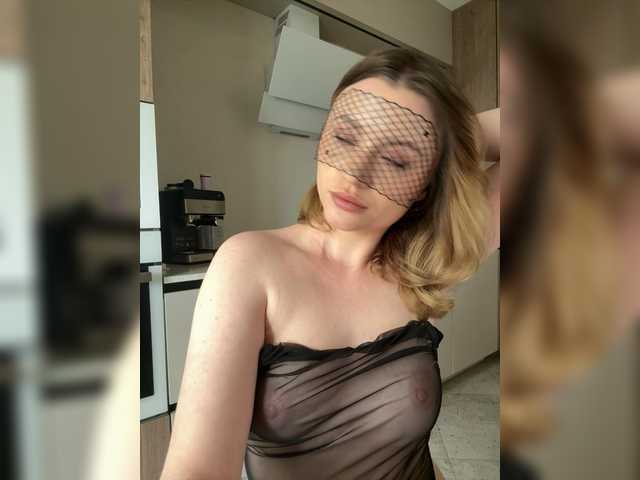 mianoir live sex show