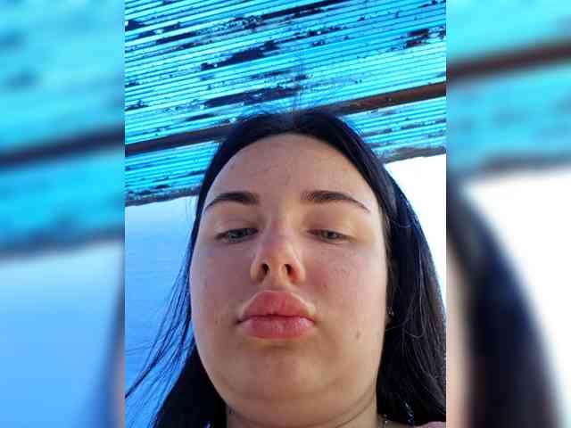Эта модель сейчас онлайн. Lizaluk