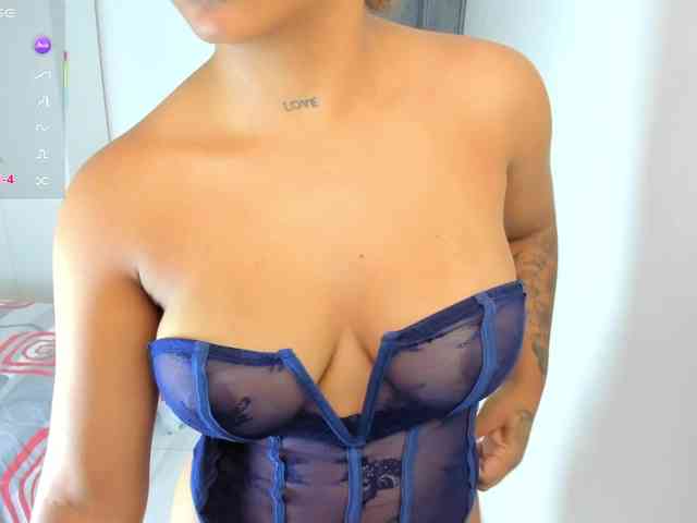 katiaGray2 webcam