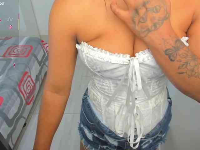 katiaGray2 webcam