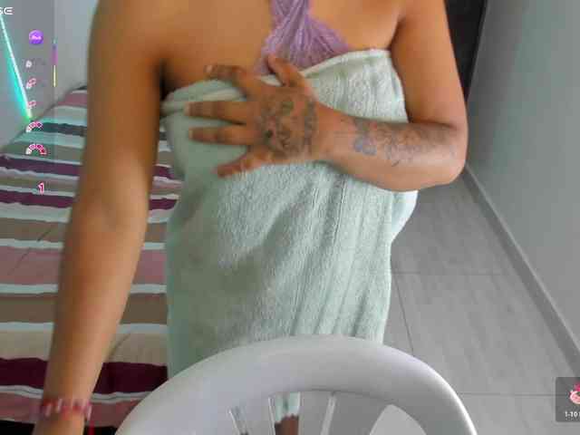 katiaGray2 webcam