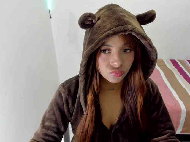 katiaGray2 webcam