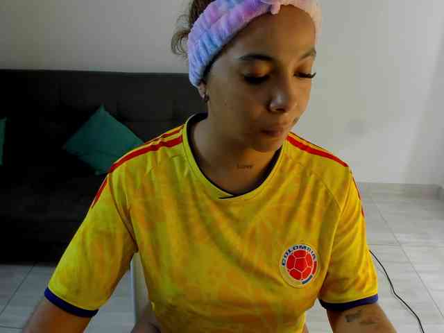 katiaGray2 webcam