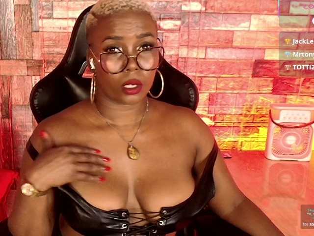 DashaSouza live cam on BongaCams