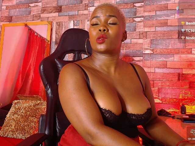 DashaSouza live cam on BongaCams