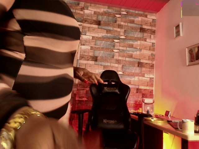 DashaSouza live cam on BongaCams