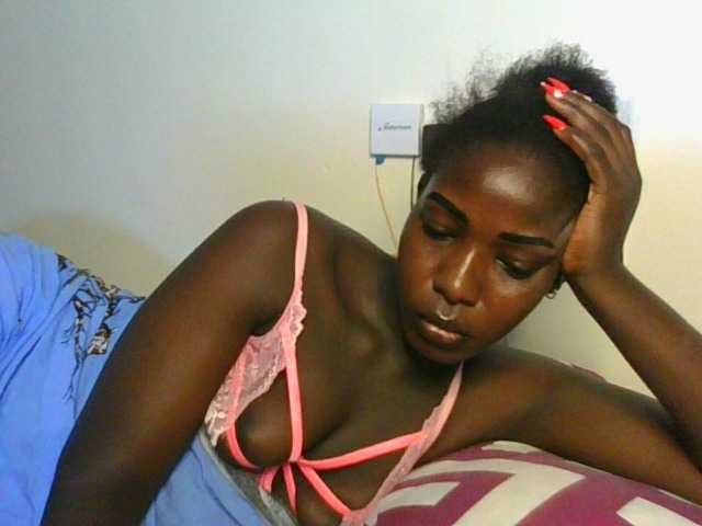 Melaniebae1 live cam on BongaCams