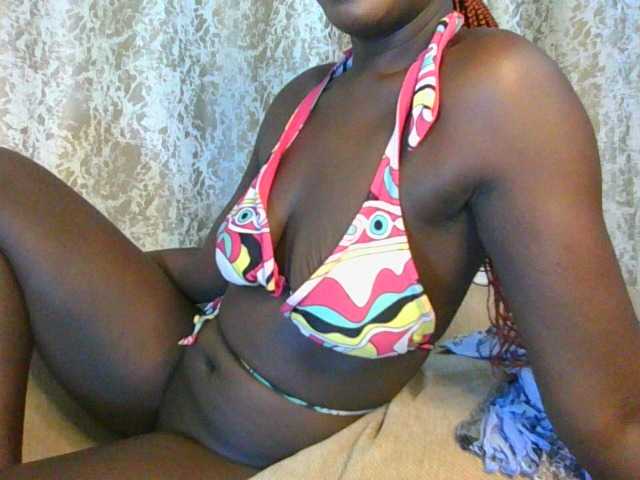 Melaniebae1 live cam on BongaCams