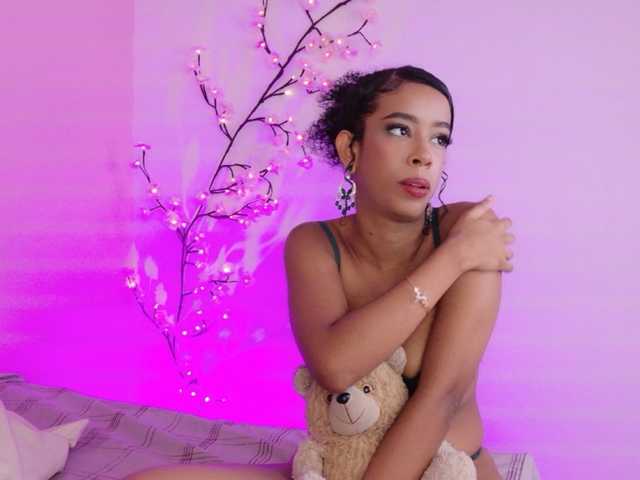 Kimmiie live cam on BongaCams