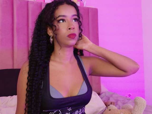 Kimmiie live cam on BongaCams