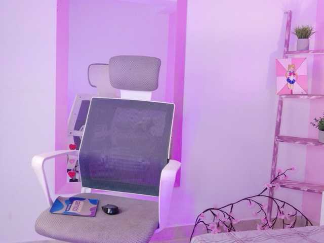 Kimmiie live webcam show