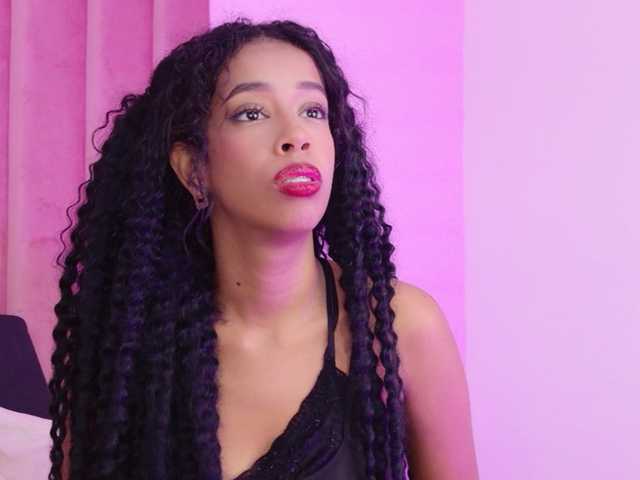 Kimmiie live cam on BongaCams