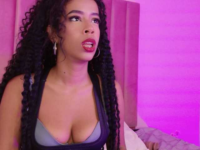 Kimmiie live cam on BongaCams