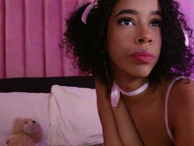 Kimmiie live cam on BongaCams