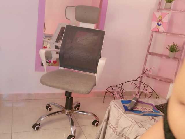 Kimmiie live cam on BongaCams