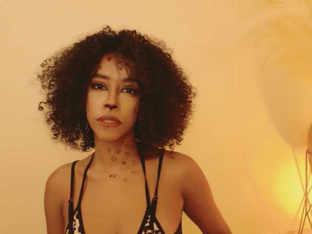 Kimmiie live cam on BongaCams