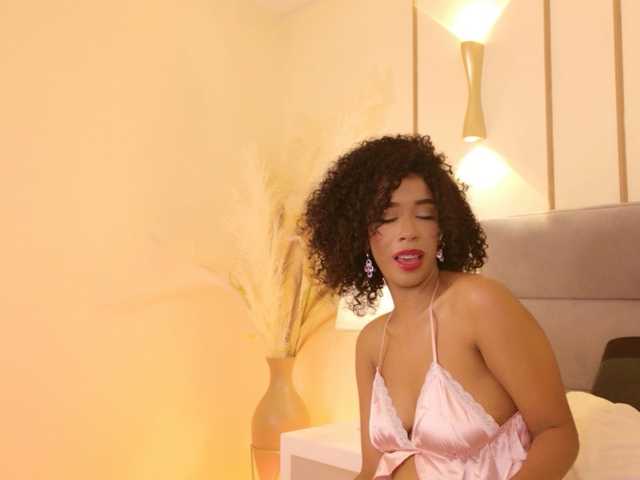 Kimmiie live cam on BongaCams