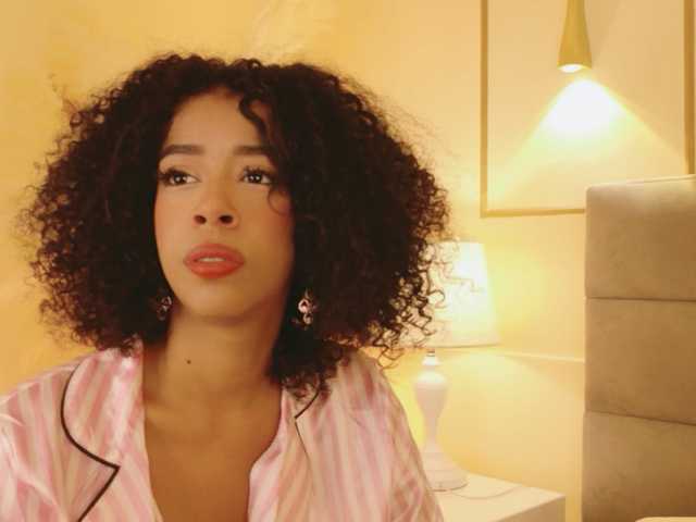 Kimmiie live cam on BongaCams