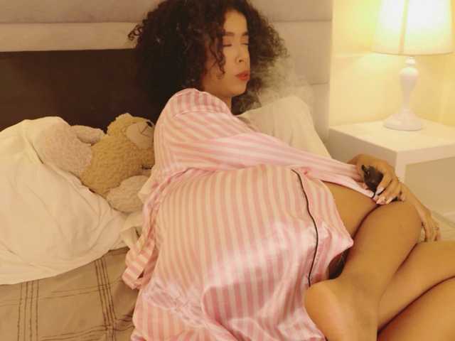 Kimmiie live cam on BongaCams