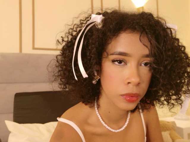 Kimmiie live cam on BongaCams