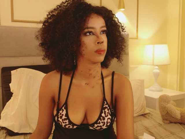 Kimmiie live cam on BongaCams