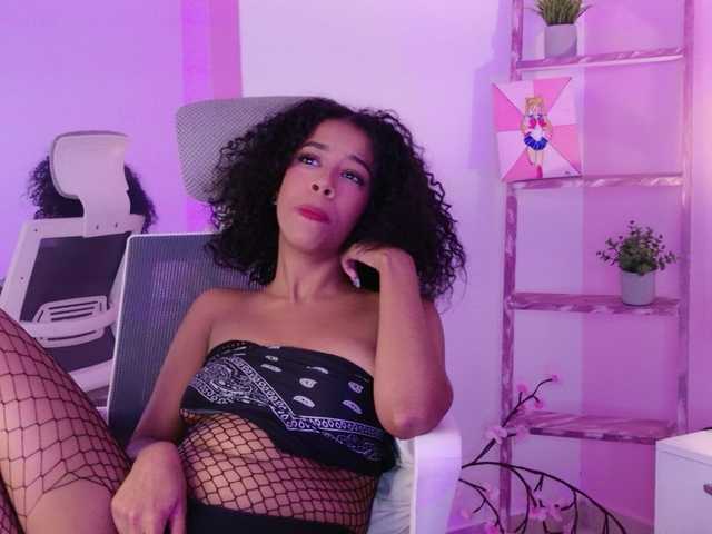 Kimmiie live cam on BongaCams